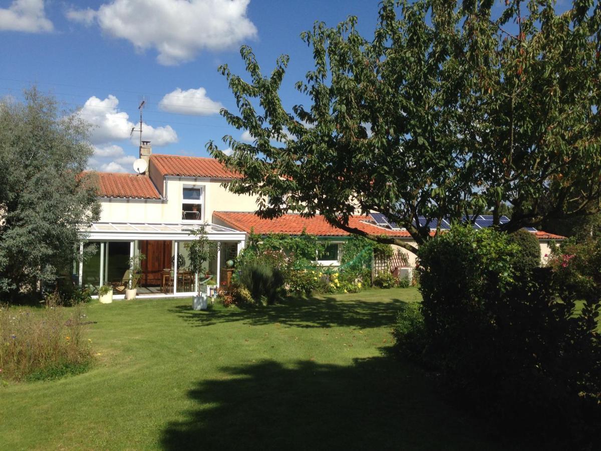 Chez Pierre Et Caroline Bed and Breakfast Les Herbiers Exteriör bild